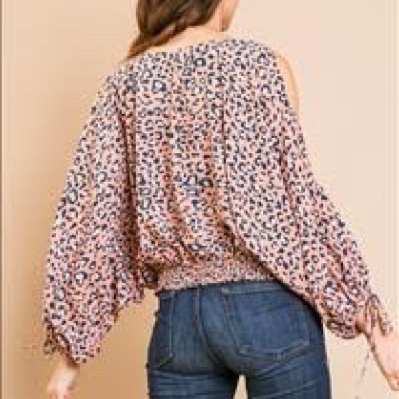 💕Pink Leopard Blouse Cold Shoulder - Fall Fashion - Picture 3 of 3